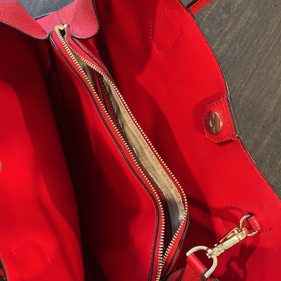 Michael’s red crossbody bag 🔥 - Picture 4 of 6